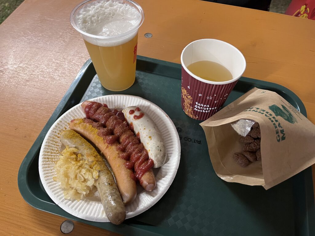 クリスマスマーケット ビール ソーセージ